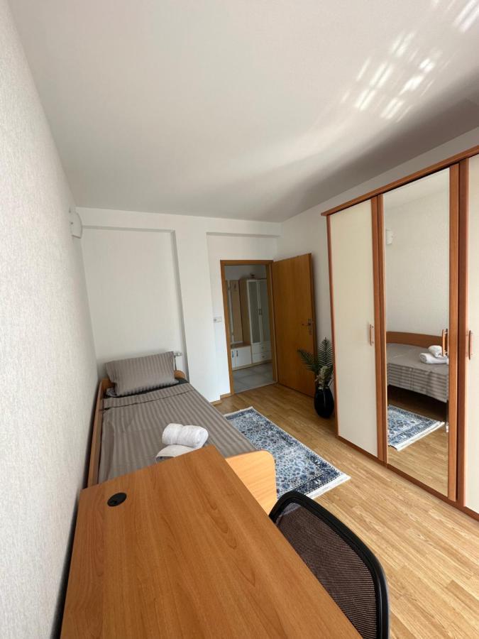 Spacious 3-Bedroom Condo Next To City Center Pristina Exterior photo